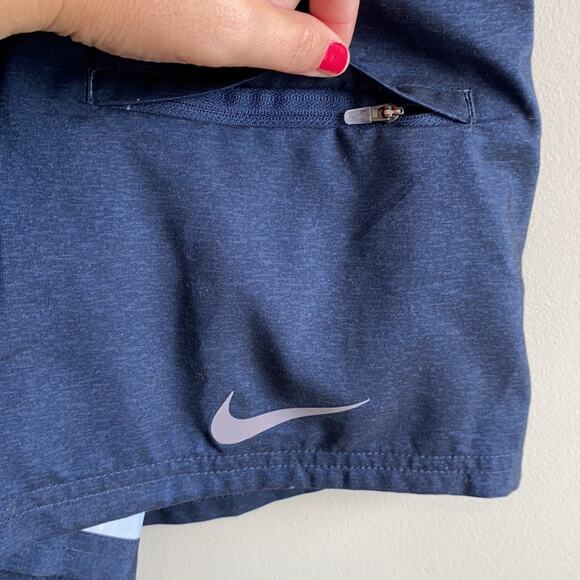 Nike 5” inseam colorblock swim trunk XL - Picture 3 of 9